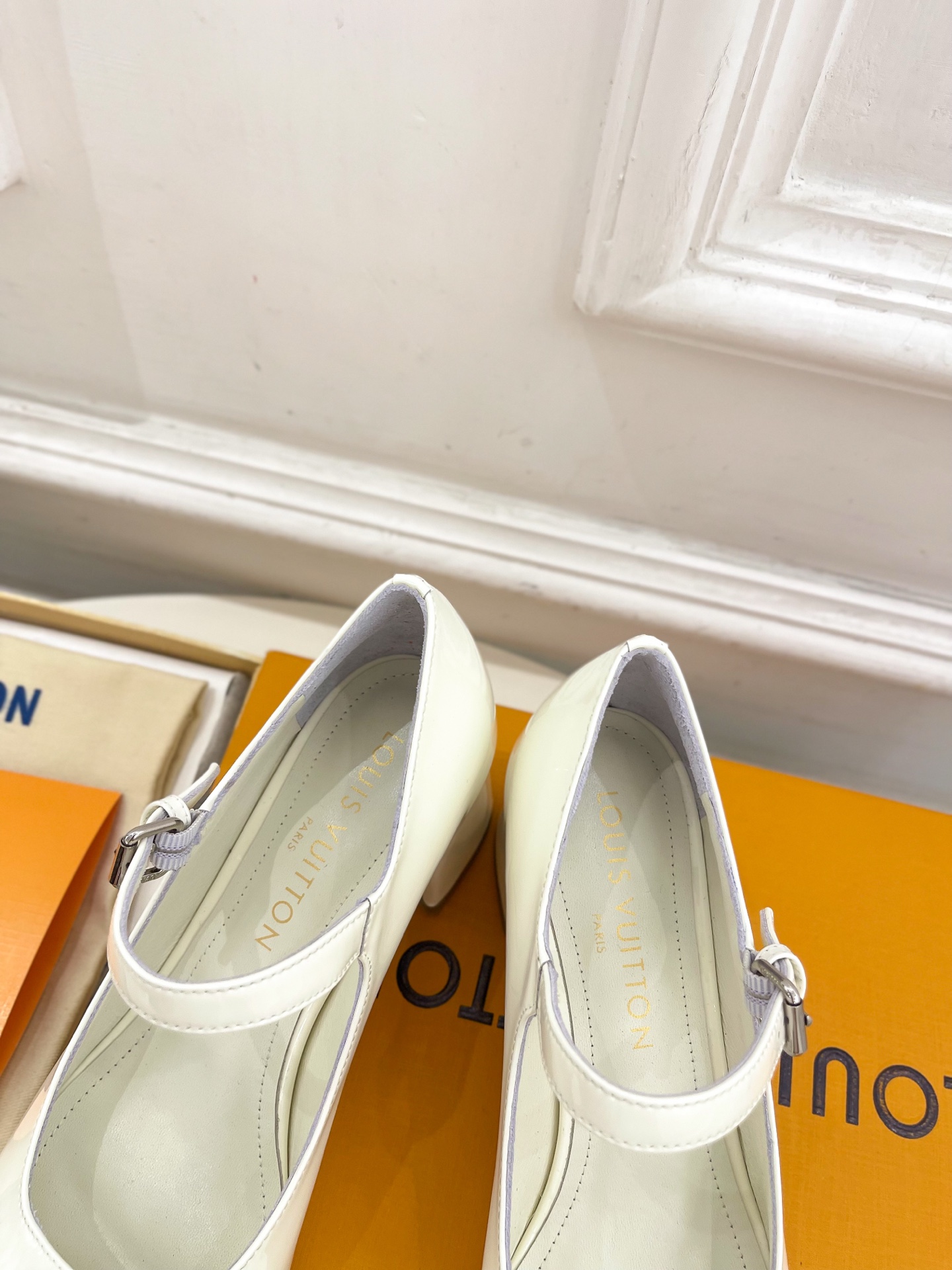 Women's high heels